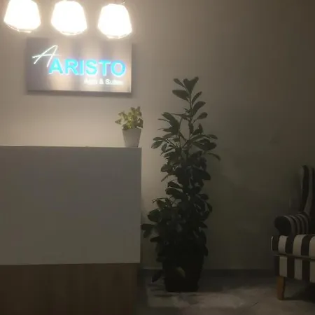 Aristo Apartment *